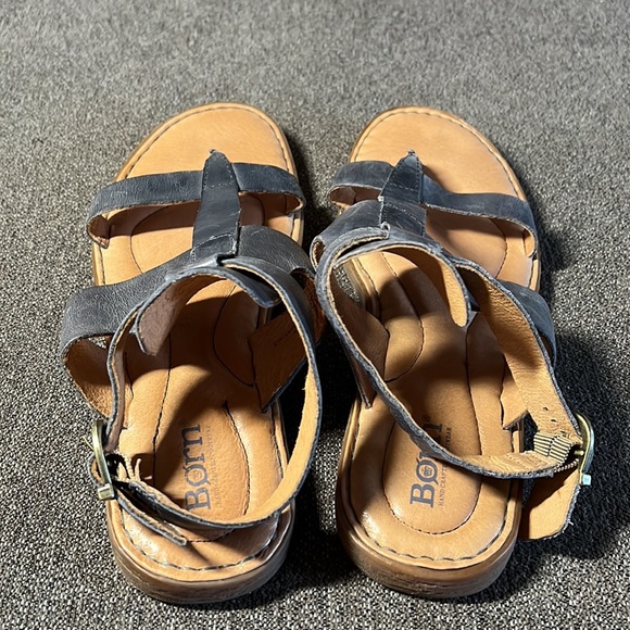 Born women’s gladiator style sandals. - Picture 12 of 12